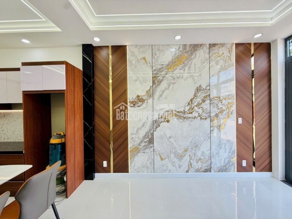 Giảm giá bán gấp nhà mặt tiền Thạnh Lộc Quận 12, gần trường Hà Huy Giáp, vị trí đẹp, kinh doanh