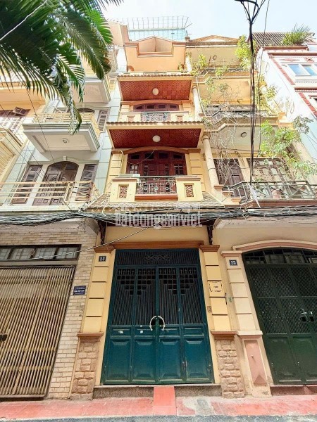 Bán Gấp Nhà Ngõ 54 Nguyễn Chí THanh, SĐ 33m2, Xây 4 Tầng, MT 4m, Thoáng Sau, Tiện KD. Giá 11.2 Tỷ.