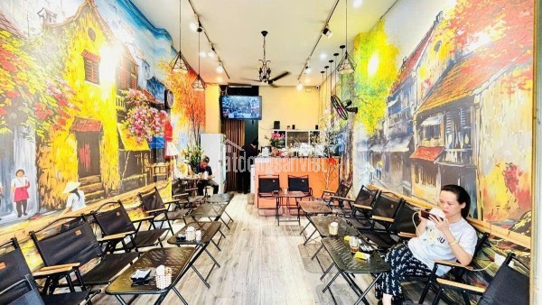 Bán Gấp Nhà Ngõ 54 Nguyễn Chí THanh, SĐ 33m2, Xây 4 Tầng, MT 4m, Thoáng Sau, Tiện KD. Giá 11.2 Tỷ.