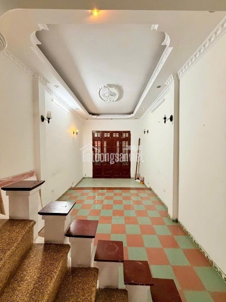 Bán Gấp Nhà Ngõ 54 Nguyễn Chí THanh, SĐ 33m2, Xây 4 Tầng, MT 4m, Thoáng Sau, Tiện KD. Giá 11.2 Tỷ.