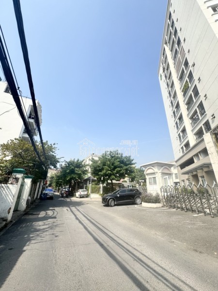 Bán nhà đường 359, Phước Long B,  Q9, Thủ Đức, TP HCM. DT 85m2, 4tầng. Giá 9.8 tỷ, SHR - 0933125879