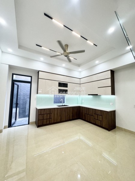 Bán nhà đường 359, Phước Long B,  Q9, Thủ Đức, TP HCM. DT 85m2, 4tầng. Giá 9.8 tỷ, SHR - 0933125879