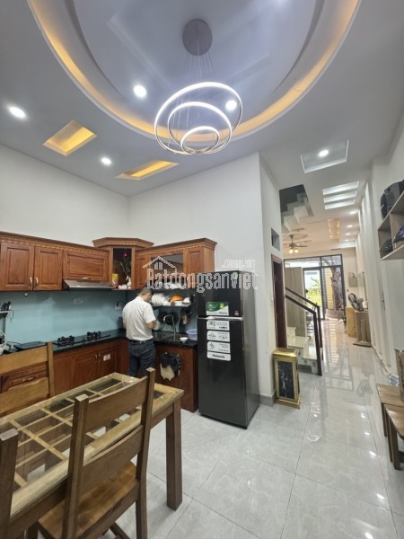 Bán nhà đường 359, Phước Long B,  Q9, Thủ Đức, TP HCM. DT 85m2, 4tầng. Giá 9.8 tỷ, SHR - 0933125879