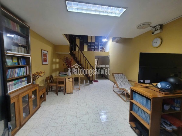 Chính chủ cần bán căn nhà lầu 1 tại 49D Trần Hưng Đạo, Phường Án Đông (P.5 cũ), Quận 5