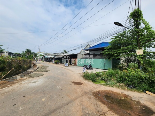 NGÂN HÀNG THANH LÝ NHÀ MT 12M, ĐƯỜNG NHỰA 8M, DT 1116M2, PHÚ GIÁO BD