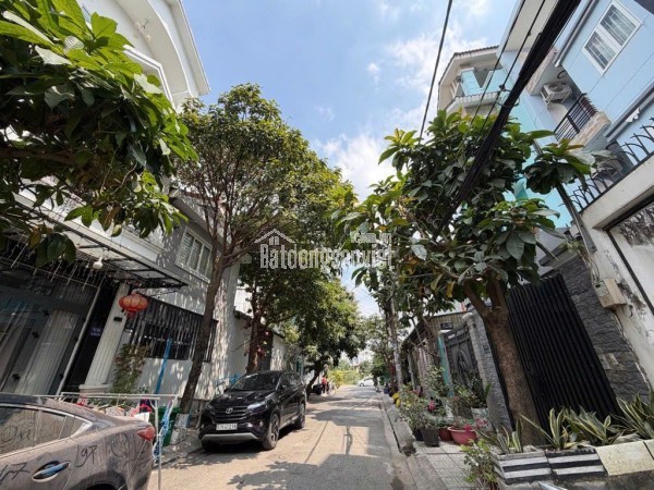 Bán nhà 3 tầng 5x12 gần Phú Mỹ Hưng, full nội thất 10 tỷ 6