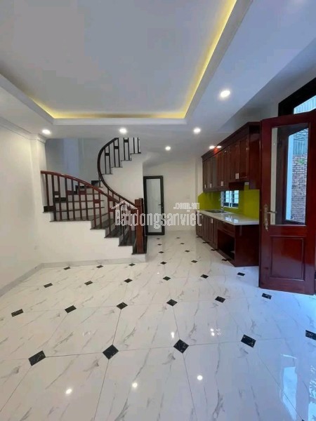 BÁN NHÀ TRUNG TÂM PHÚC LỢI - 6 TỶ-5 TẦNG- TẶNG NỘI THÁT-Ô TÔ GẦN