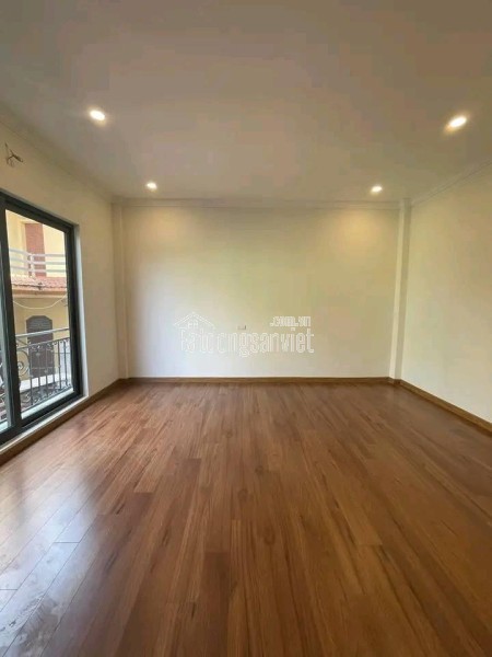 BÁN NHÀ TRUNG TÂM PHÚC LỢI - 6 TỶ-5 TẦNG- TẶNG NỘI THÁT-Ô TÔ GẦN