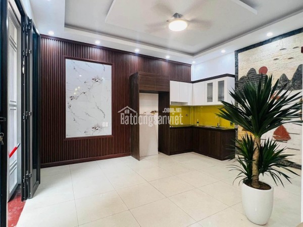 BÁN NHÀ TRUNG TÂM PHÚC LỢI - 6 TỶ-5 TẦNG- TẶNG NỘI THÁT-Ô TÔ GẦN