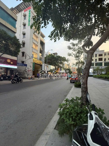 Bán Nhà Đối diện Lancaster- trục thời trang sầm uất nhất TP. HCM