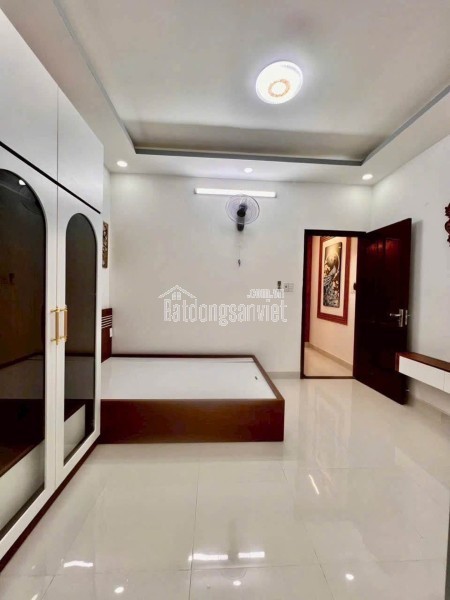 (CHỈ HƠN 5 TỶ) SỞ HỮU NGAY CĂN NHÀ TRONG HẺM TRÊN ĐƯỜNG HUỲNH TẤN PHÁT QUẬN 7