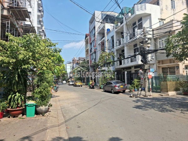 NHÀ PHỐ KDC PHÚ MỸ QUẬN 7 - Dt 5x18 1 Trệt , 2 Lầu , Sân Thượng