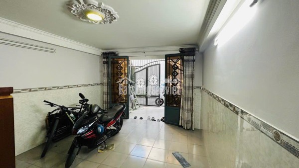 NHÀ HẺM OTO PHAN VĂN HỚN – 2 TẦNG – NHỈNH 3 TỶ, CV THUẬN KIỀU 100M