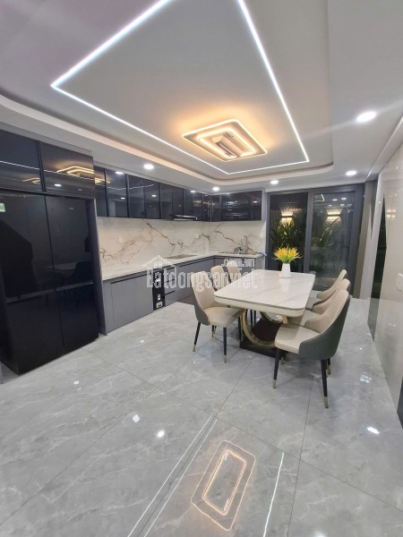 NHÀ MỚI XÂY GẦN METRO Q12. GẦN sân bay Tân Sơn Nhất .
Chủ tặng full nội thất giá trị cao