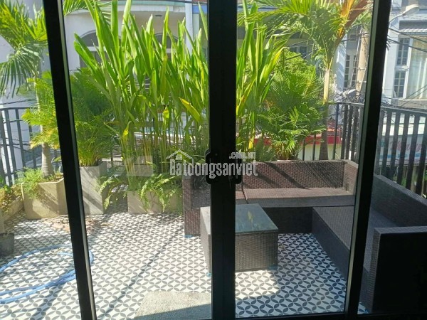 Quá gấp hẻm xe tải nhà 1 sẹc Lạc Long Quân : 8,5 tỏi ( đả giảm thêm 300tr có thể thương lượng )