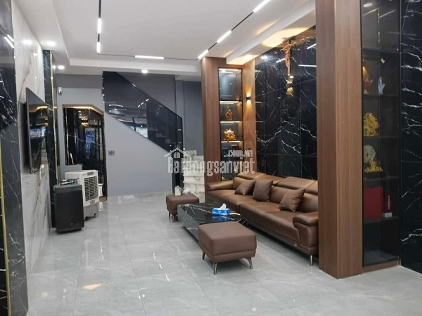 Quá gấp hẻm xe tải nhà 1 sẹc Lạc Long Quân : 8,5 tỏi ( đả giảm thêm 300tr có thể thương lượng )