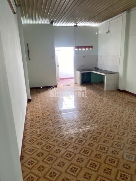 SÁT MẶT TIỀN TRƯỜNG CHINH - HẺM XE TẢI - 88M2 - 7.6 TỶ - Chủ đang cho thuê 9tr tháng.