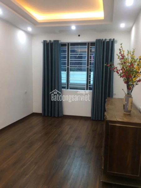 CHO THUÊ NGUYÊN CĂN KHƯƠNG TRUNG, Ô TÔ ĐỖ CỬA, ĐỦ ĐỒ CƠ BẢN, 42M 3T 12TR 0903258273