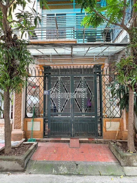 CHO THUÊ NGUYÊN CĂN KHƯƠNG TRUNG, Ô TÔ ĐỖ CỬA, ĐỦ ĐỒ CƠ BẢN, 42M 3T 12TR 0903258273