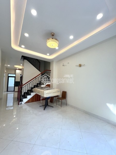 Bán nhà đường số 9 Trường Thọ, Thủ Đức, TP HCM. DT 52m2, 3 tầng, 3PN, Giá 7.7 tỷ, SHR - 0933125879