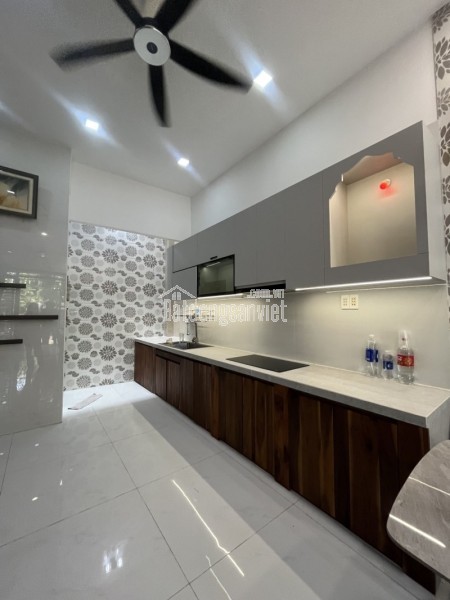 Bán nhà đường số 9 Trường Thọ, Thủ Đức, TP HCM. DT 52m2, 3 tầng, 3PN, Giá 7.7 tỷ, SHR - 0933125879