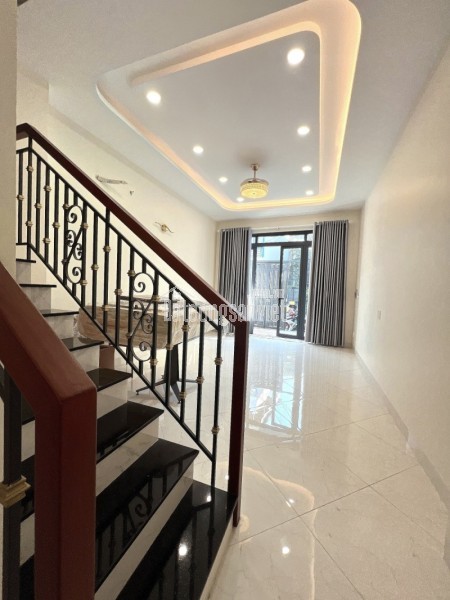 Bán nhà đường số 9 Trường Thọ, Thủ Đức, TP HCM. DT 52m2, 3 tầng, 3PN, Giá 7.7 tỷ, SHR - 0933125879