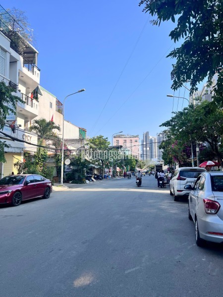 NHÀ QUẬN 7 – 5 PHÒNG NGỦ – XE HƠI 8M – CHỈ 9,5 TỶ (HIẾM)