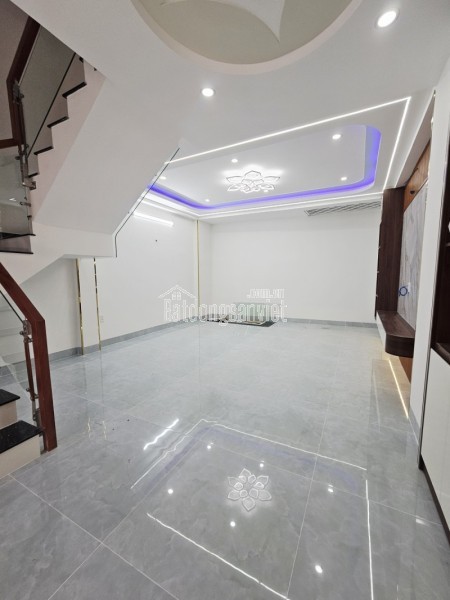 Đường xe tải thông 4 Tầng - Khu Phân Lô Đồng Bộ Gần Mặt Tiền Lã Xuân Oai 50m2- Phù Hợp Kinh Doanh