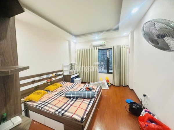 BÁN NHÀ CẦU GIẤY - Ô TÔ VF3 ĐỖ CỬA, 33M - 5 TẦNG ĐẸP, FULL NỘI THẤT, GIÁ 8,3 TỶ