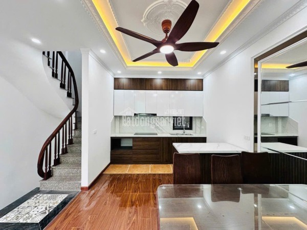 BÁN NHÀ SIÊU PHẨM CẦU GIẤY, 97M Ô TÔ ĐỖ  CỔNG, 8 TẦNG THANG MÁY, GIÁ 18,8 TỶ, DÒNG TIỀN 75TR/TH,
