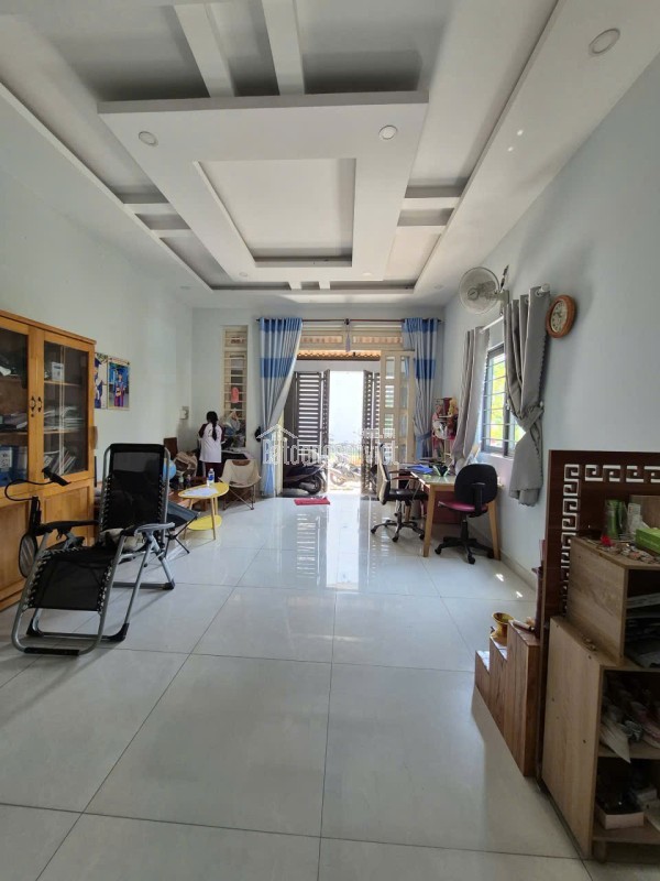 Bán nhà 1 trệt 1 lầu 1 sân thượng Hẻm đường LK 4-5 ,P.Bình Hưng Hòa B , Bình Tân