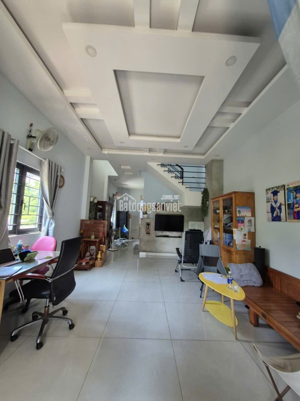 Bán nhà 1 trệt 1 lầu 1 sân thượng Hẻm đường LK 4-5 ,P.Bình Hưng Hòa B , Bình Tân