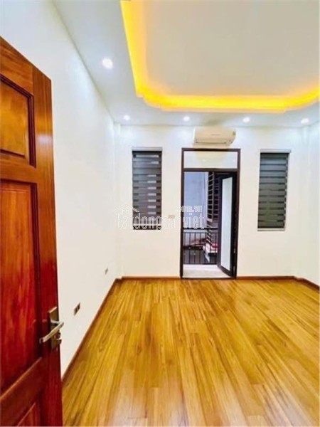Pháo Đài Láng – Nhà đẹp 5 tầng, 45m², MT 4m, ngõ rộng, ô tô cách 40m. Giá: 11.9 tỷ