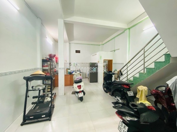 BÁN NHÀ KHU VIP LÊ VĂN QUỚI - GIÁP TÂN PHÚ - XE HƠI VÀO TẬN CỔNG - 3 TẦNG - DTSD:72M2 - CHỈ 3.7 TỶ