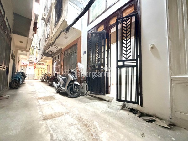 Phân lô quận uỷ CG chỉ 300 tr/m2 có nhà 5 tầng