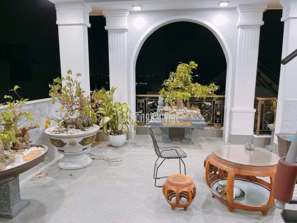 Bán siêu phẩm 4 tầng DT chuẩn 5x20m, HXH Vip 8m Tô Ngọc Vân gần Ngã Tư Ga, giá 7.9Tỷ