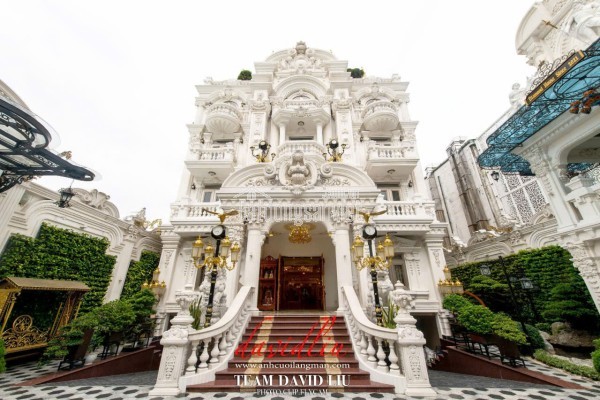 Chính chủ cần bán gấp Dinh thự 1200m2 1 hầm 5 lầu thang máy, 300ty