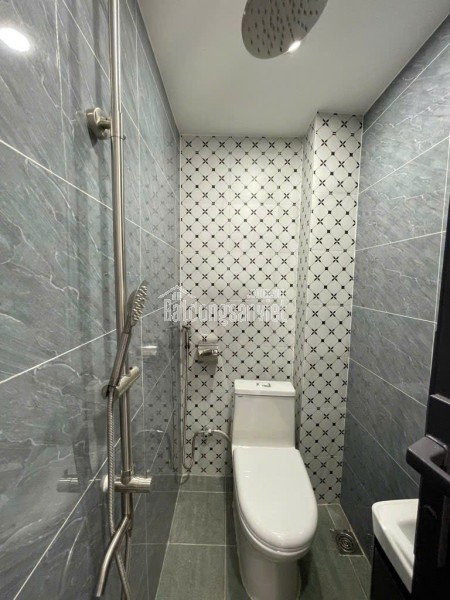 5 tỷ. BÌNH TÂN. Lê Văn Quới , hẻm thông , xe hơi đổ cửa. Ngay Ngã Tư Bốn Xã , giáp TÂN PHÚ. 72mv