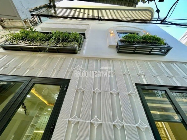 Bán nhà hẻm cạnh đường Nguyễn Văn Linh, Tân Thuận, Quận 7 TPHCM, cách đường xe tải khoảng 20m.