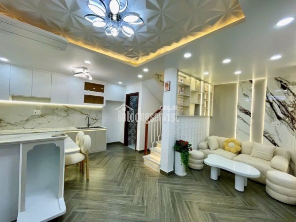 Bán nhà hẻm cạnh đường Nguyễn Văn Linh, Tân Thuận, Quận 7 TPHCM, cách đường xe tải khoảng 20m.