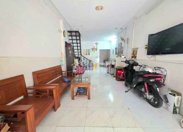 CỰC HIẾM - NHÀ THỜ BẾN CÁT - HẺM XE HƠI - 2 TẦNG- 6✅️ T.Ỷ 6