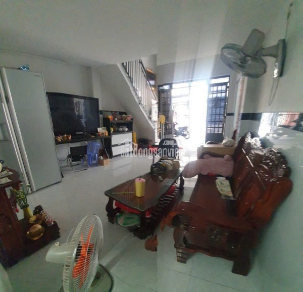 Bán nhà cấp 4 Diện tích rộng thích hợp xây căn hộ CHDV hoặc làm biệt thự vườn. Zía quá mềm chỉ có