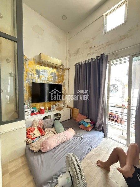 Bán nhà cấp 4 Diện tích rộng thích hợp xây căn hộ CHDV hoặc làm biệt thự vườn. Zía quá mềm chỉ có