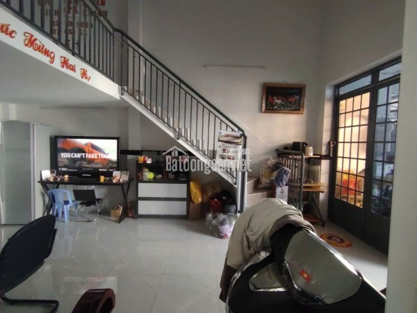 Bán nhà cấp 4 Diện tích rộng thích hợp xây căn hộ CHDV hoặc làm biệt thự vườn. Zía quá mềm chỉ có