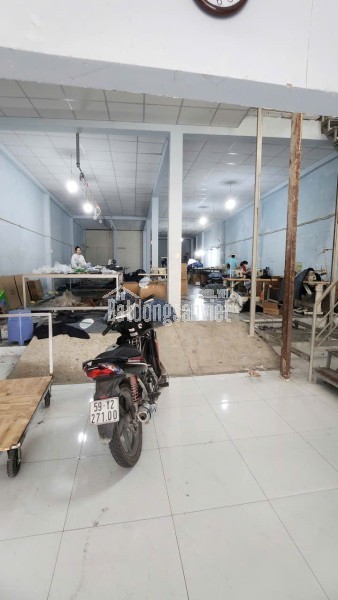 CHO THUÊ XƯỞNG MẶT TIỀN PHẠM THỊ GIÂY 8x36M TRỆT LẦU GIÁ 30 TRIỆU/T