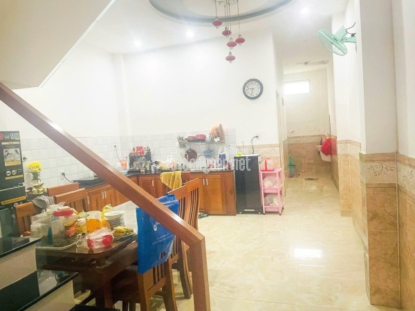 BÁN GẤP NHÀ 2 TẦNG 85M²,CHỈ CÁCH 2 CĂN RA MẶT TIỀN NGUYỄN PHƯỚC NGUYÊN,NGANG 4.75M,3PN,SÁT CHỢ,BÊN