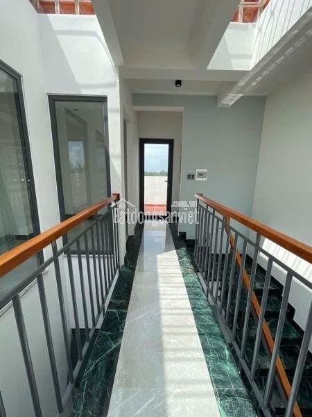 CHÍNH CHỦ 1 ĐỜI - LÔ GÓC 2 MT - XE HƠI NGỦ TRONG NHÀ - NGANG GẦN 5M - NHỈNH 5 TỶ