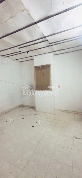 NHÀ NGAY HÒA BÌNH,PHÚ THẠNH,TÂN PHÚ. HẺM 12M THÔNG RA HẺM 110 TÔ HIỆU, 4M X 20M,2 TẦNG,NHÀ CŨ CÒN