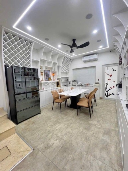 NHÀ MẶT TIỀN - KHU TÊN LỬA -NHÀ 5 TẦNG 4X18M CHỈ 8 TỶ