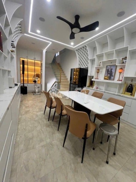 NHÀ MẶT TIỀN - KHU TÊN LỬA -NHÀ 5 TẦNG 4X18M CHỈ 8 TỶ